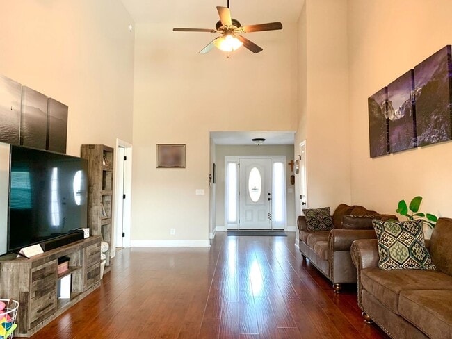 Building Photo - 3734 Silver Fox Ct