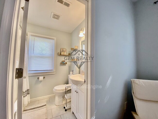 Building Photo - 3100 Stockton St