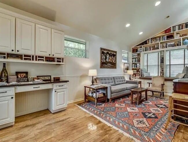 Building Photo - 803 Newman Dr