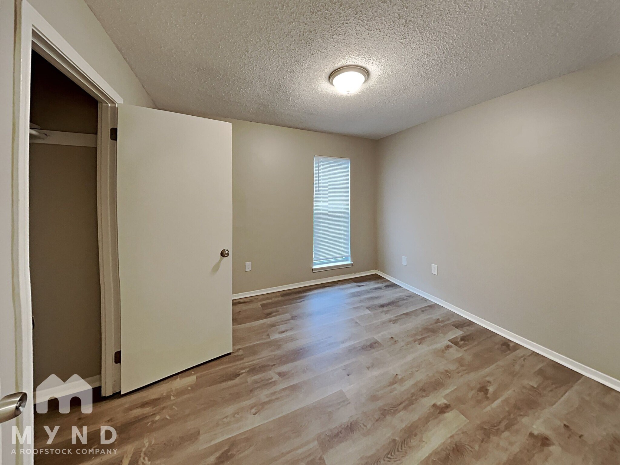 Building Photo - 4912 Summitridge Dr