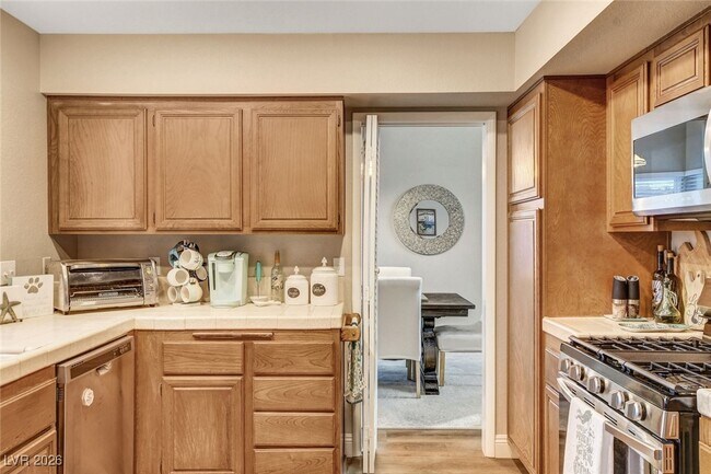 Building Photo - 4762 Torrence Dr