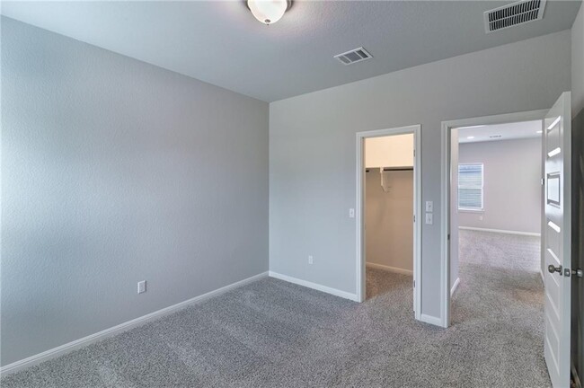 Building Photo - 124 Driftwood Hills Way