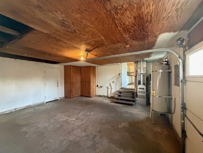 Building Photo - Charming 4 Bedroom ~ 1 Bathroom Home in Southeast Corvallis