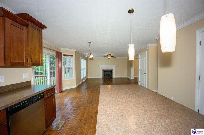 Building Photo - 114 W Mandarin Ct