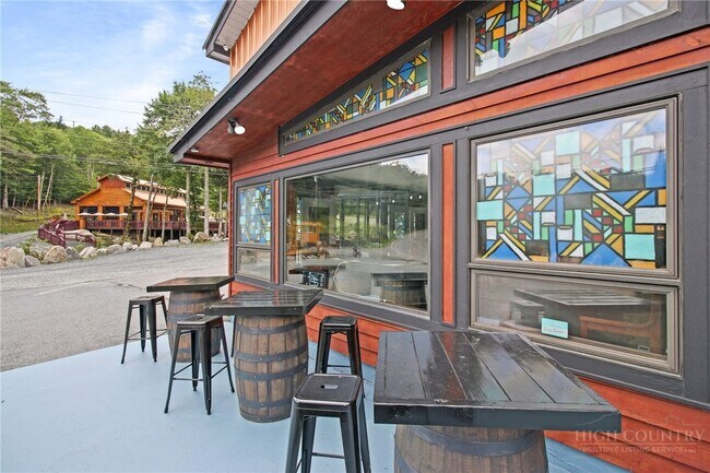 Building Photo - 1003 Beech Mountain Pkwy