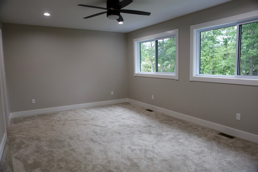 Upstairs primary Bedroom - 5010 Danbury Pl