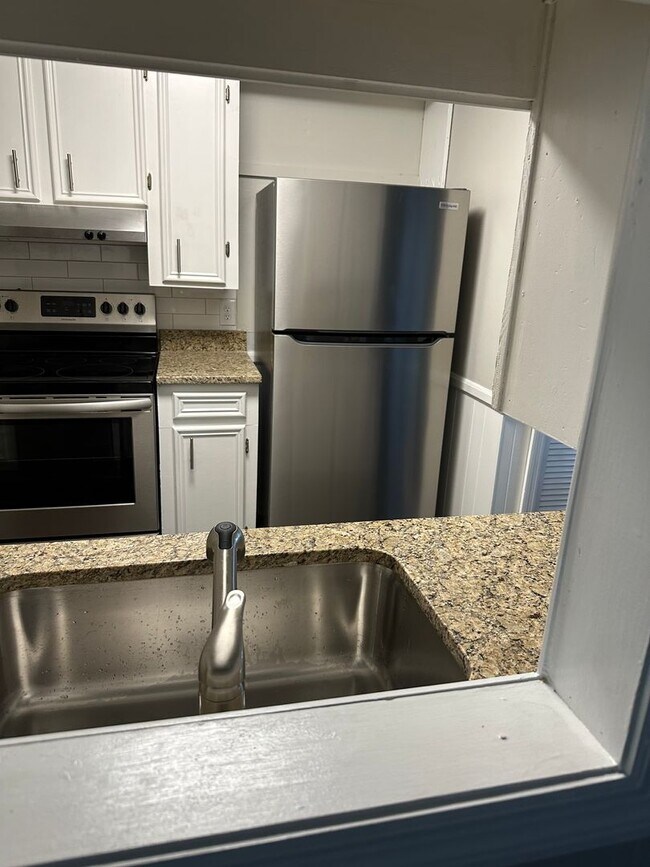 Building Photo - 219 Concourse Dr