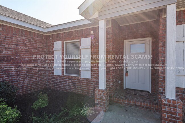 Building Photo - 211 Grove Ln