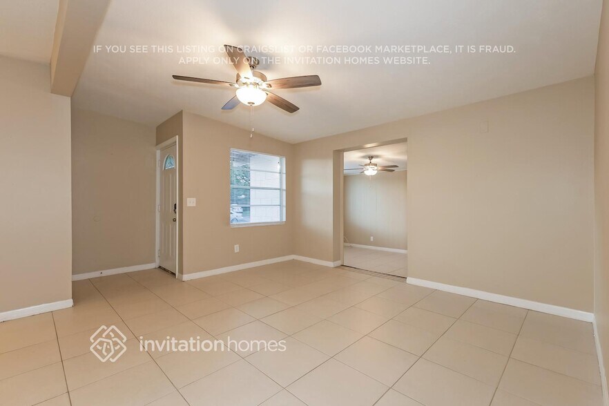 Building Photo - 1110 E Camellia Dr