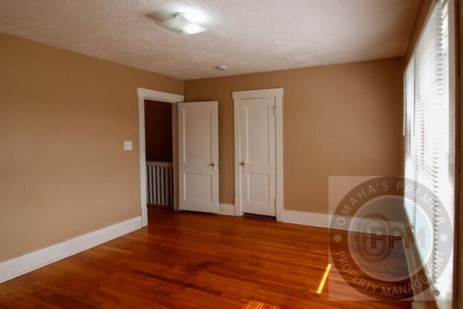 Building Photo - 2114 L St