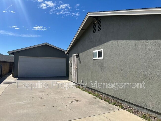 Building Photo - 1016 Sespe Ave