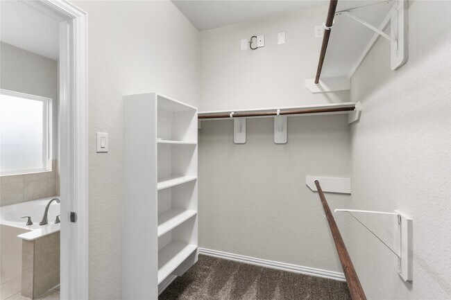 Building Photo - 131 San Jacinto Dr