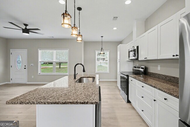 Building Photo - 3907 Lauada Dr