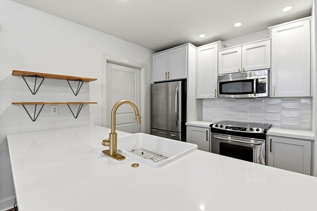 Building Photo - 1010 Rosine St