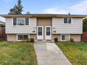 Building Photo - 2119/2121 E Columbia