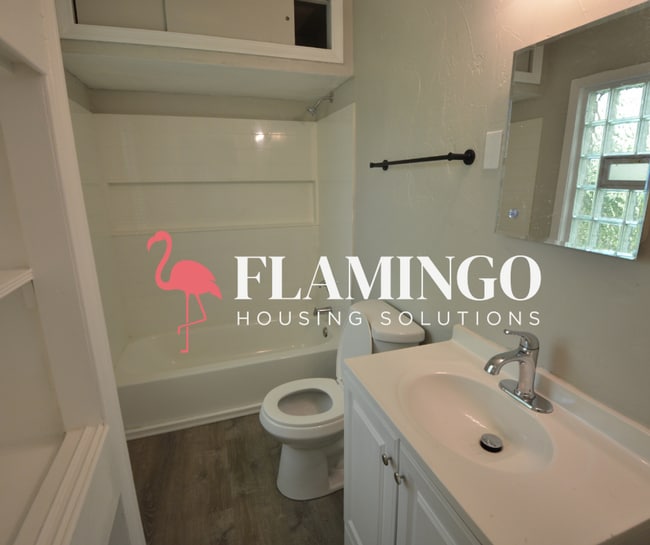 Building Photo - 706 Gramont Ave