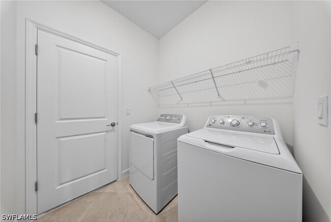 Building Photo - 20559 Hazelnut Ct
