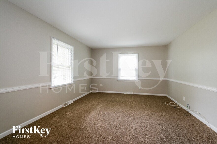 Building Photo - 186 River Valley Dr