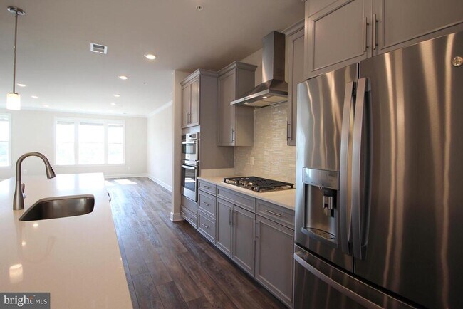 Building Photo - 43355 Radford Divide Ter