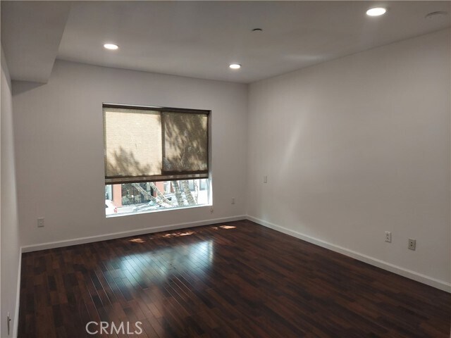 Building Photo - 159 W Green St