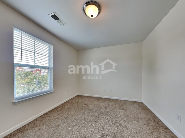 Building Photo - 312 Sanctuary Park Dr