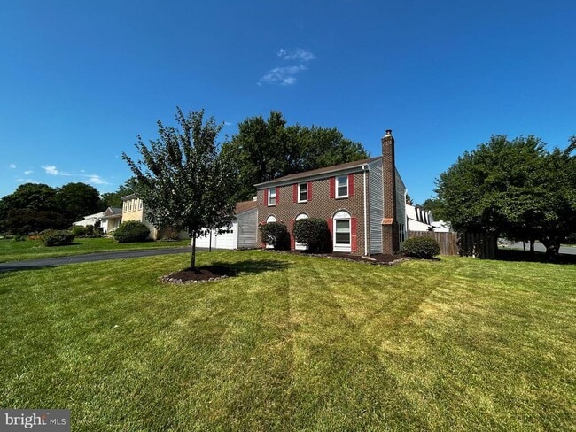 Building Photo - 1700 Sadlers Wells Dr
