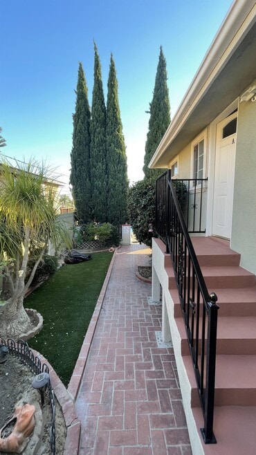 Building Photo - 5138 W 141st St