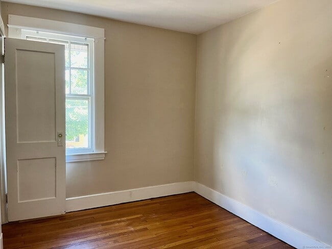 Building Photo - 58 Hawthorne Ave