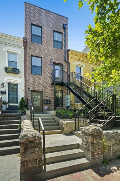 Building Photo - 1371 Florida Ave NE