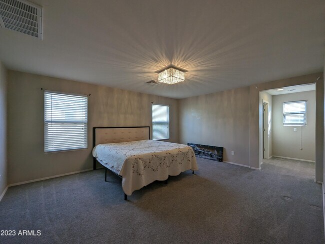 Building Photo - 1253 N 166th Ave