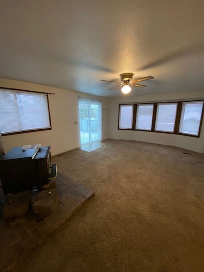 Building Photo - HOME ON HUDLOW (P#335)