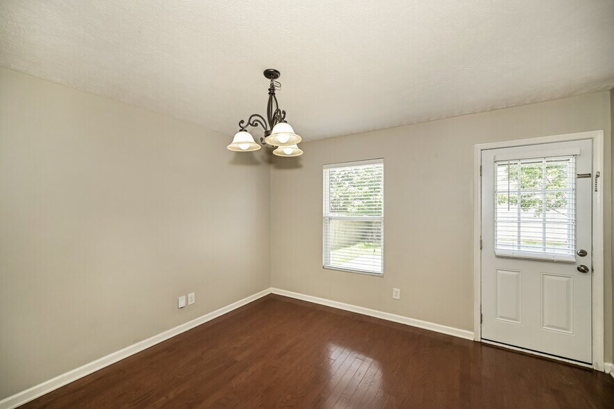 Building Photo - 227 Elderberry Way