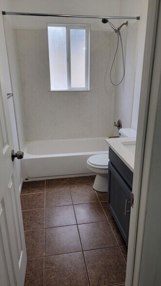 Building Photo - 653 E 4250 S