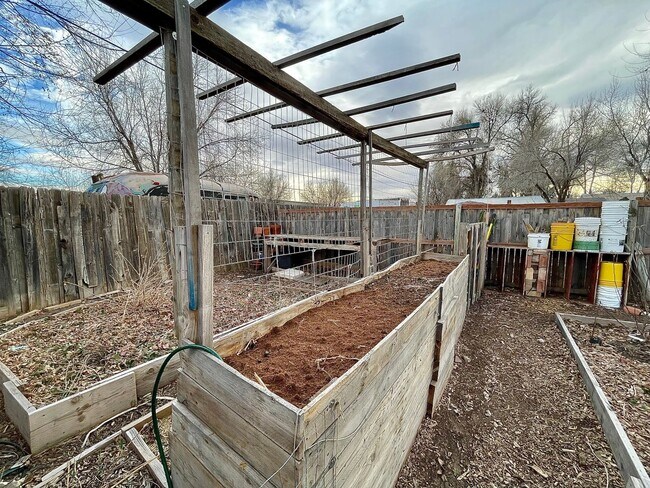 Building Photo - Adorable 2 bed 1 bath home in the heart of Fort Collins
