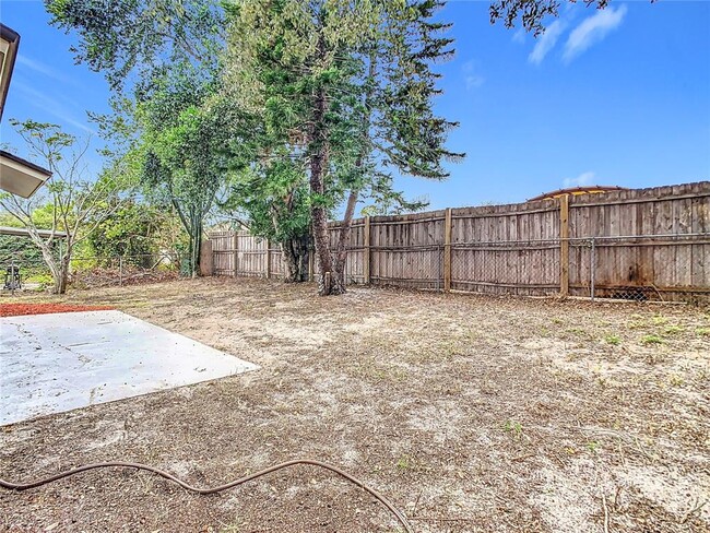 Building Photo - 1612 Fox Run Dr
