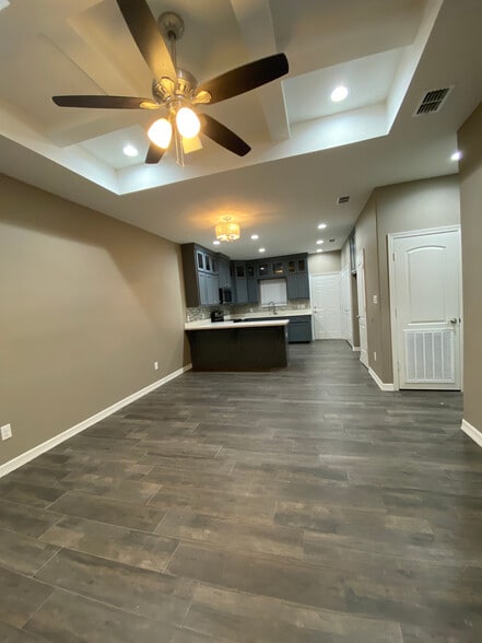 Building Photo - 2005 Harrison St