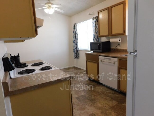 Building Photo - 2776 Grant Ct