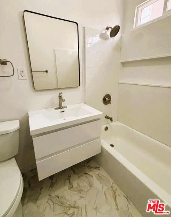Building Photo - 2109 1/2 W 54th St