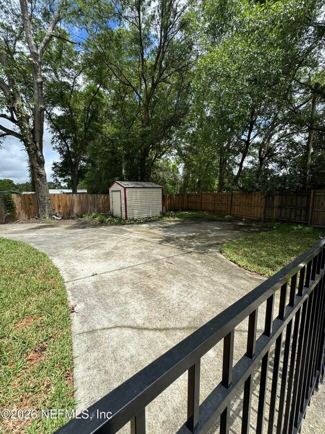 Building Photo - 5227 Bunche Dr