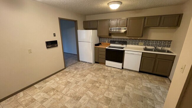 Building Photo - 2261 Springbrook Ct