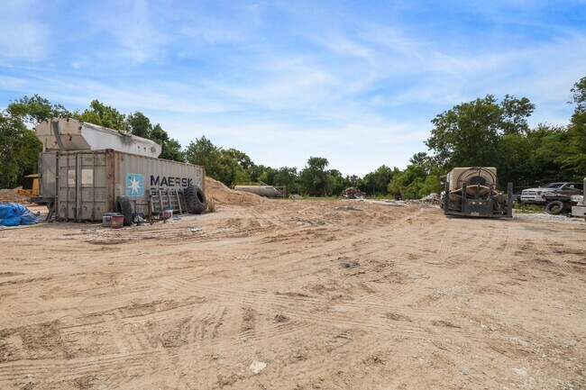 Building Photo - 1450 Mesquite St