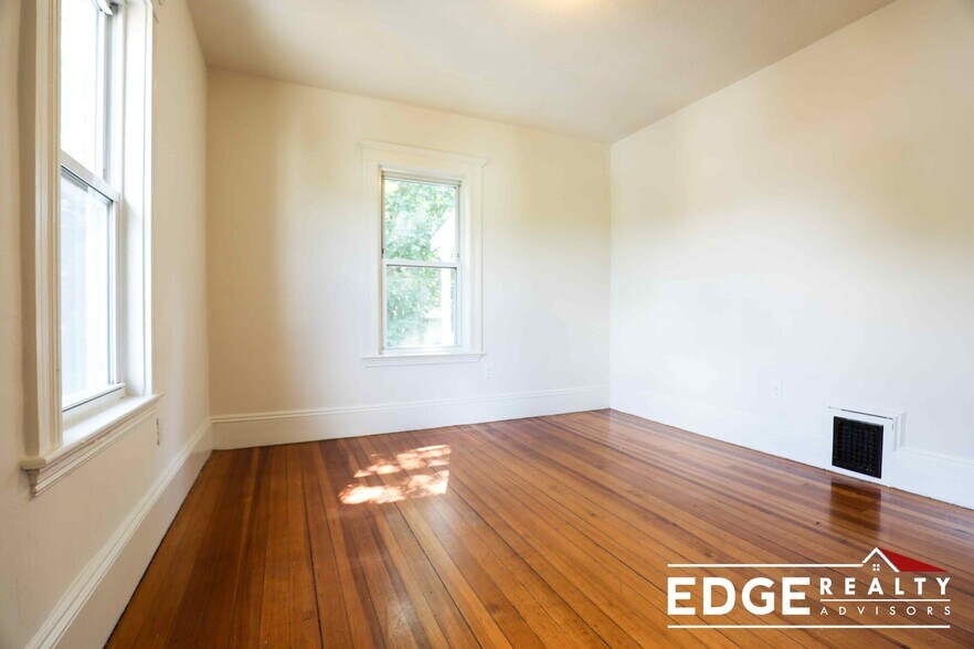 Building Photo - 548 Washington St