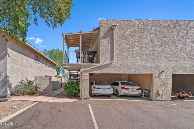 Building Photo - 1024 N 85th Pl