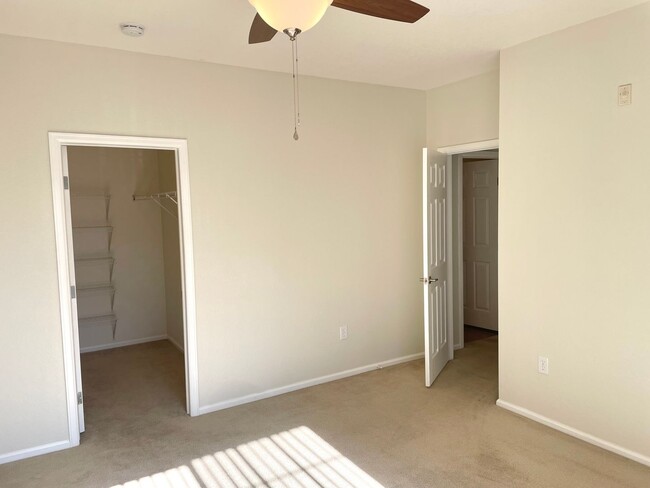 Building Photo - 2 bedroom 1 bath condo for rent in Parker ...