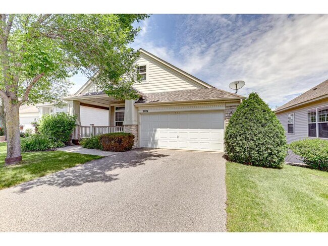 Building Photo - 2074 Clover Ct