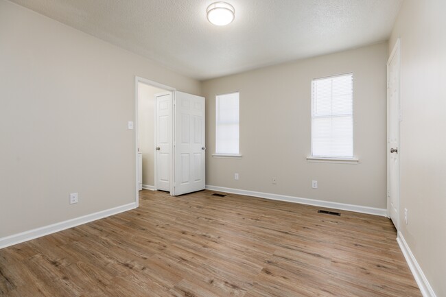 Building Photo - 2808 McDonald Ct SW