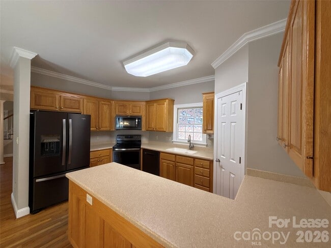 Building Photo - 2649 Willowbrook Dr
