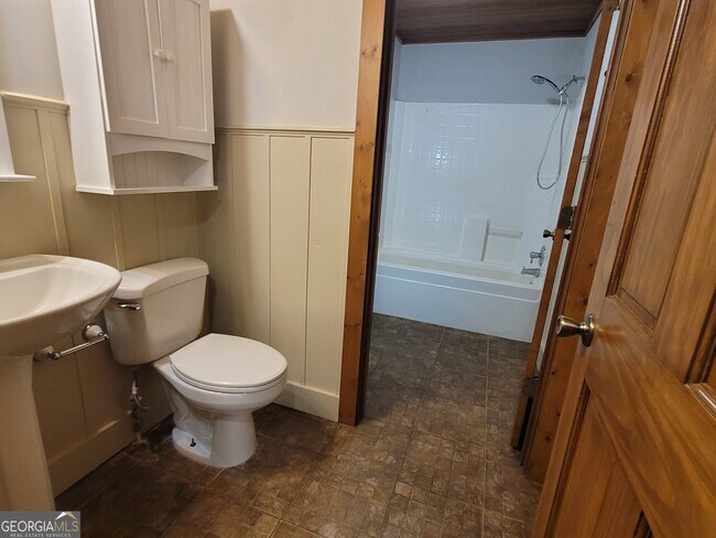 Building Photo - 2391 Booth Cir