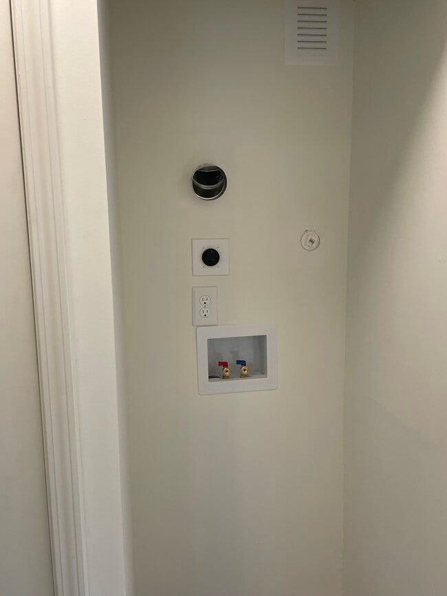 Building Photo - 1826 Taylor Ave