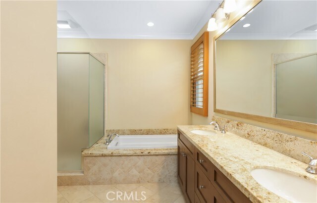 Building Photo - 220 Kempton
